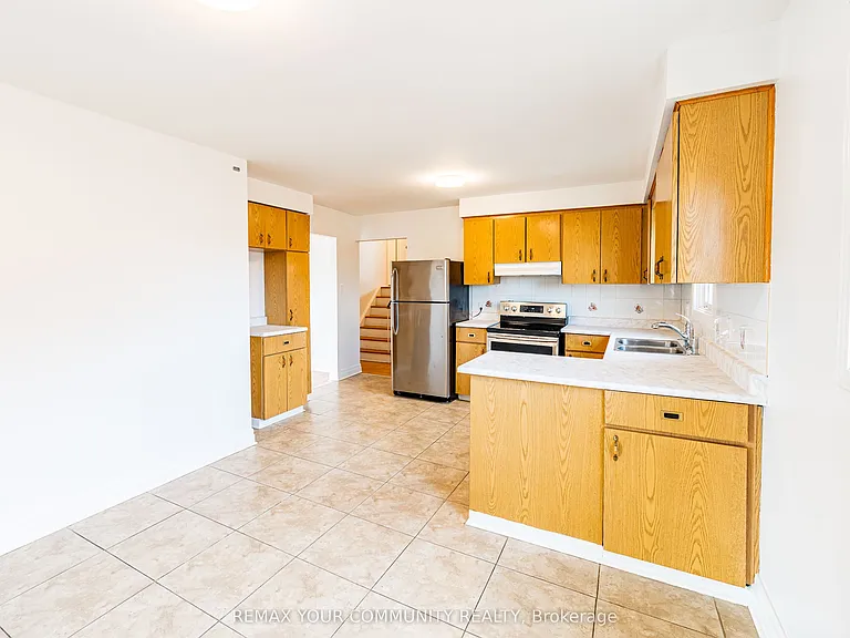 20 Terra Rd #UPPER — Photo 6
