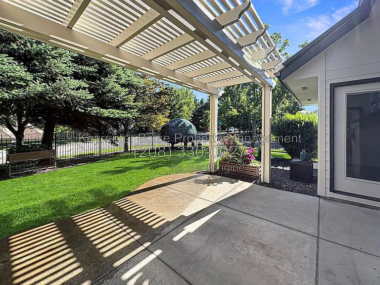 650 E Whitney Ct — Photo 25
