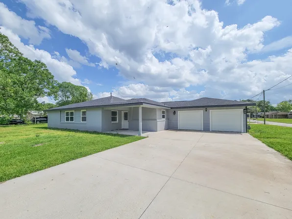 3304 Lincoln St, Liberty, TX 77575