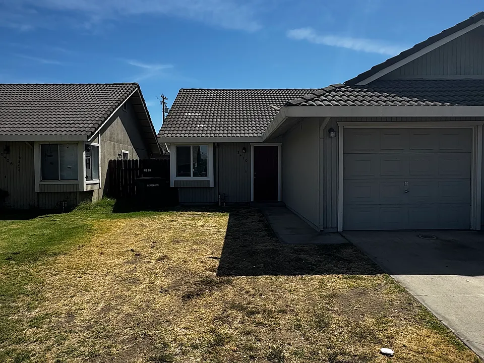 3410 Dirk Ct