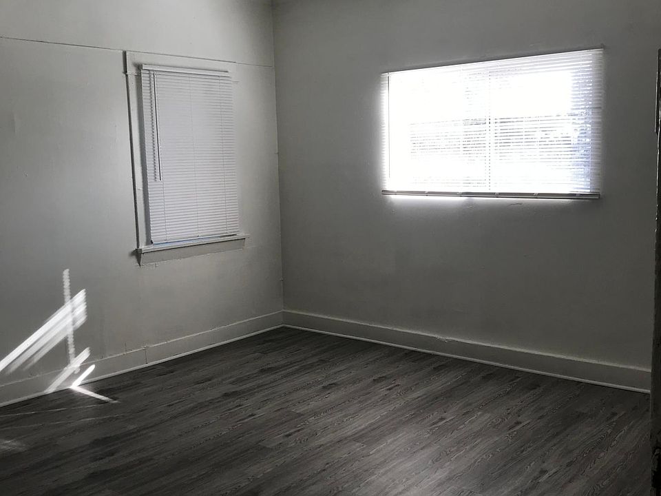 2nd image of 419 W Cowles St