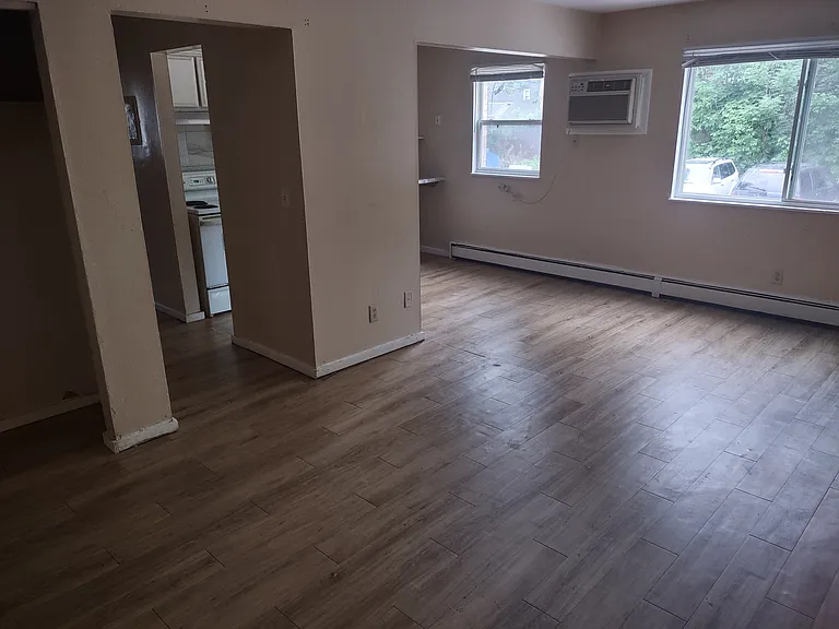1034 Suburban Ave E #202 — Photo 3