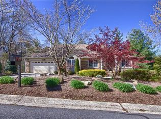 126 Jenny Lind Dr, Hendersonville, NC 28791