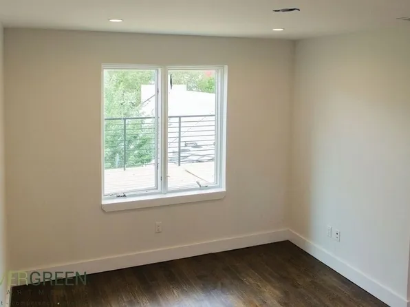 35 Lexington Ave, Brooklyn, NY 11238