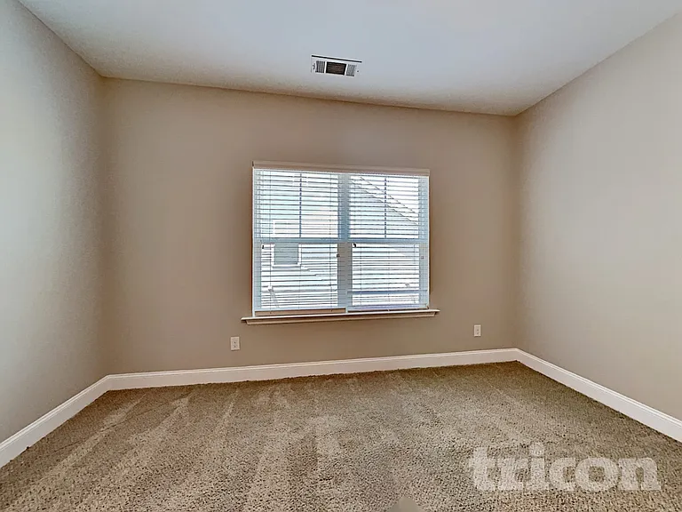 115 Orchard Ln — Photo 12