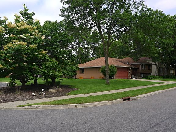 Cul-de-sac Side Yard