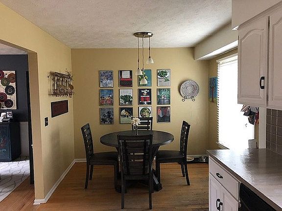3rd image of 1409 N 153rd Cir