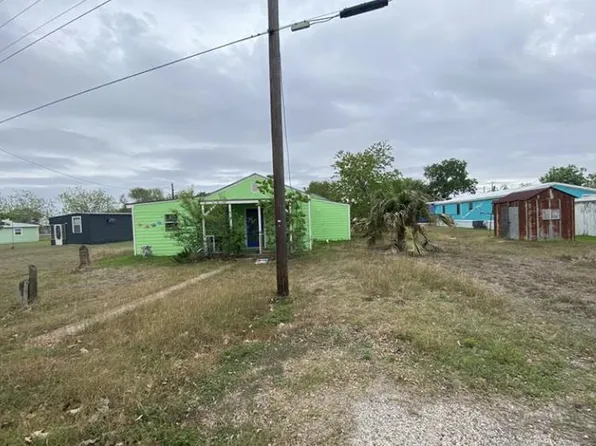 28 N Blackburn Ave, Port Lavaca, TX 77979