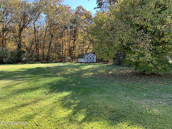 3rd image of 107 Woodlawn Dr