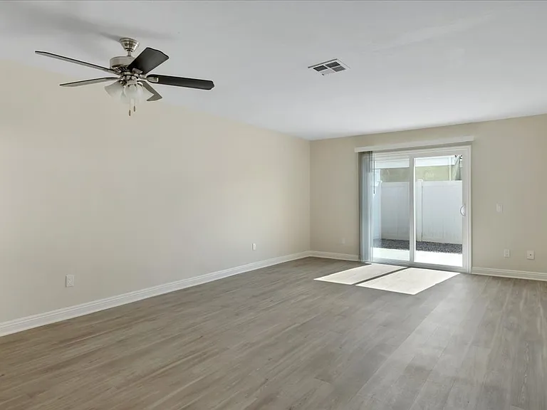 Concord Villas Patio Homes - Riverside, CA — Photo 20