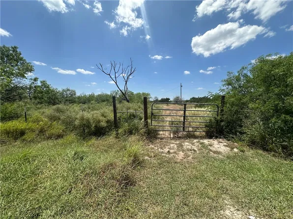 (undisclosed Address), Orange Grove, TX 78372