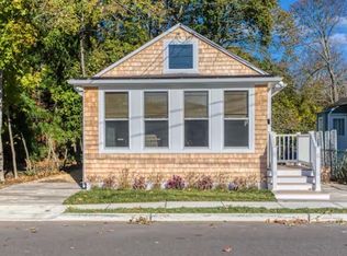 16 Battin Rd, Fair Haven, NJ 07704