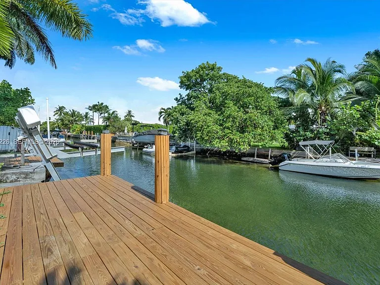 1777 Daytonia Rd — Photo 3