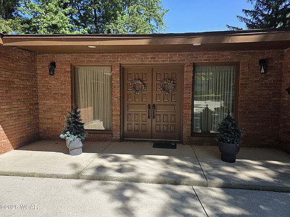 3rd image of 2808 Lowell Ave