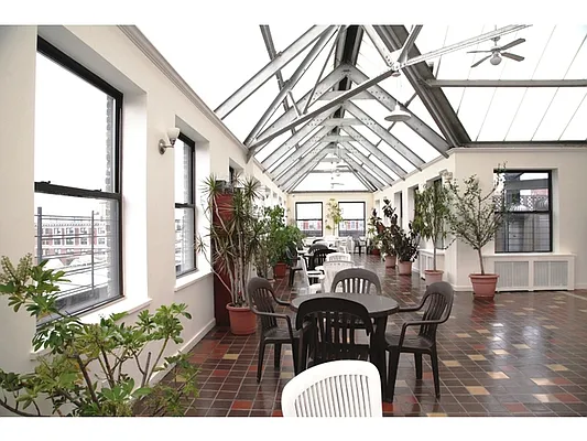 Sold by Aclawrence | media 19