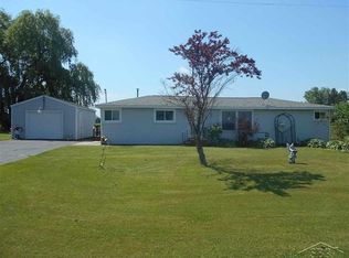 10671 Sarle Rd, Freeland, MI 48623