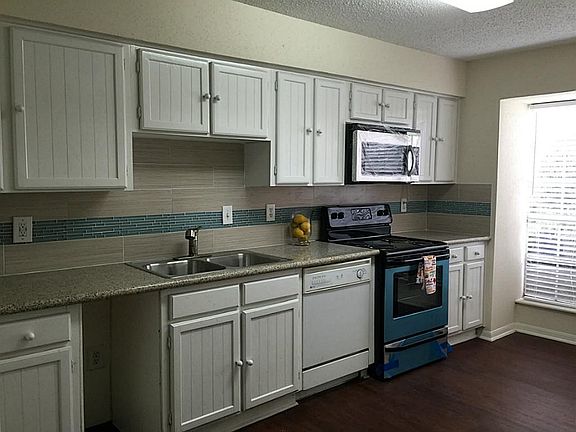 5th image of 8313 Ariel St