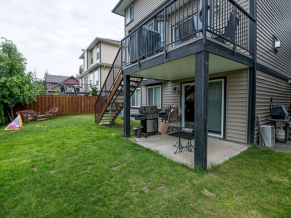 3rd image of 47425 Macswan Dr