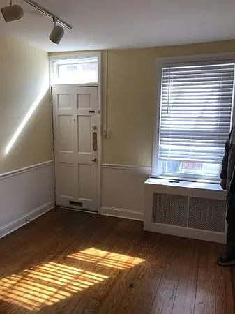 3 bed, 1.5 bath, 950 sqft, $2,500 — Photo 3