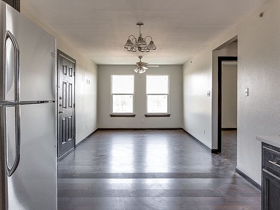 5th image of 1405 W Kiwi Ave