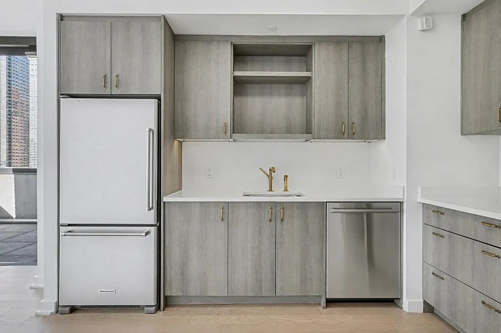 515 West 38th Street — Photo 2