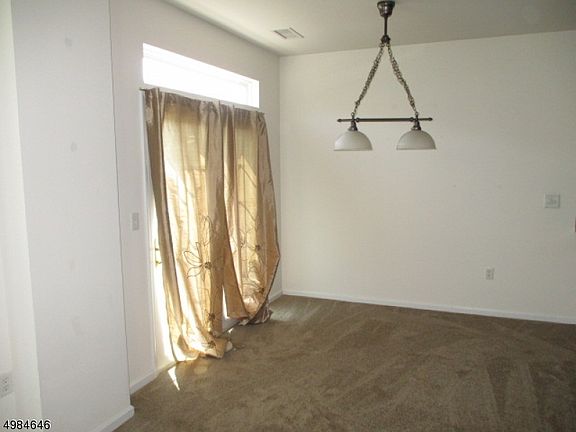 4th image of 901 Memorial Dr