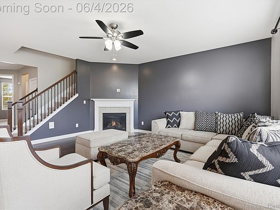 5th image of 16308 Adelaide Dr