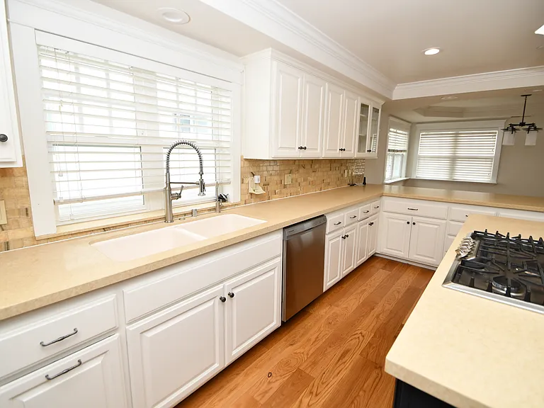 409 S Gertruda Ave — Photo 35