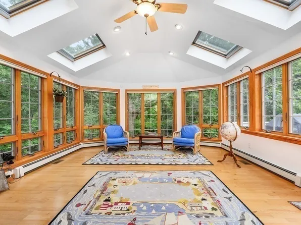 109 Hillside Dr, South Dennis, MA 02660