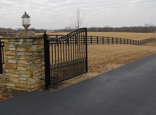 288 Lee Rd, Cottontown, TN 37048