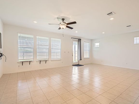 4th image of 169 Slenderleaf Dr