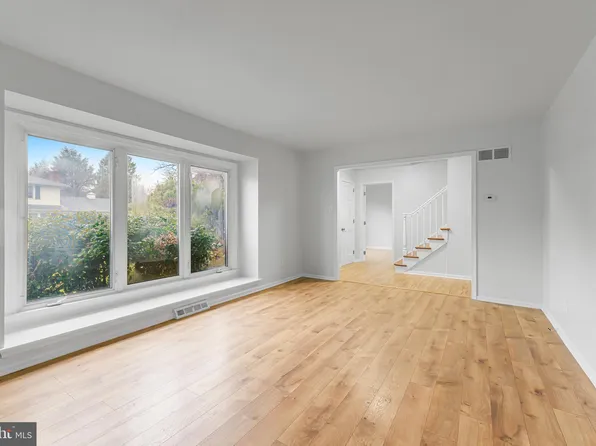 304 Stamford Dr, Newark, DE 19711