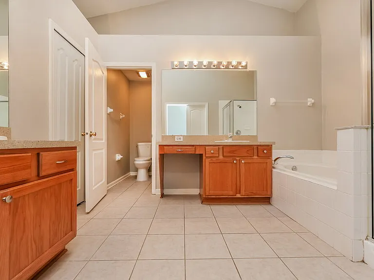 11427 Misty Isle Ln — Photo 11