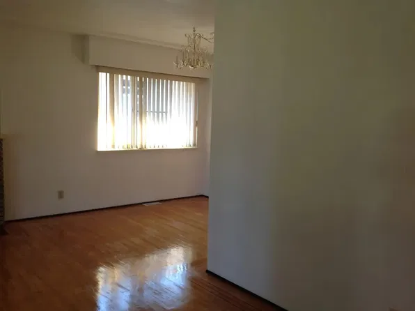 6969 Lancaster St, Vancouver, BC V5S 3B3