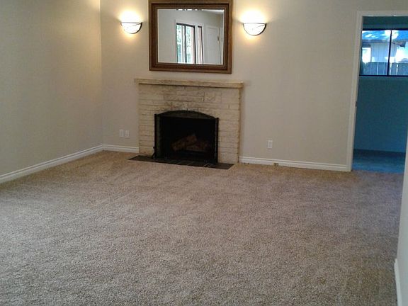 4th image of 5921 NW Lincoln Ave