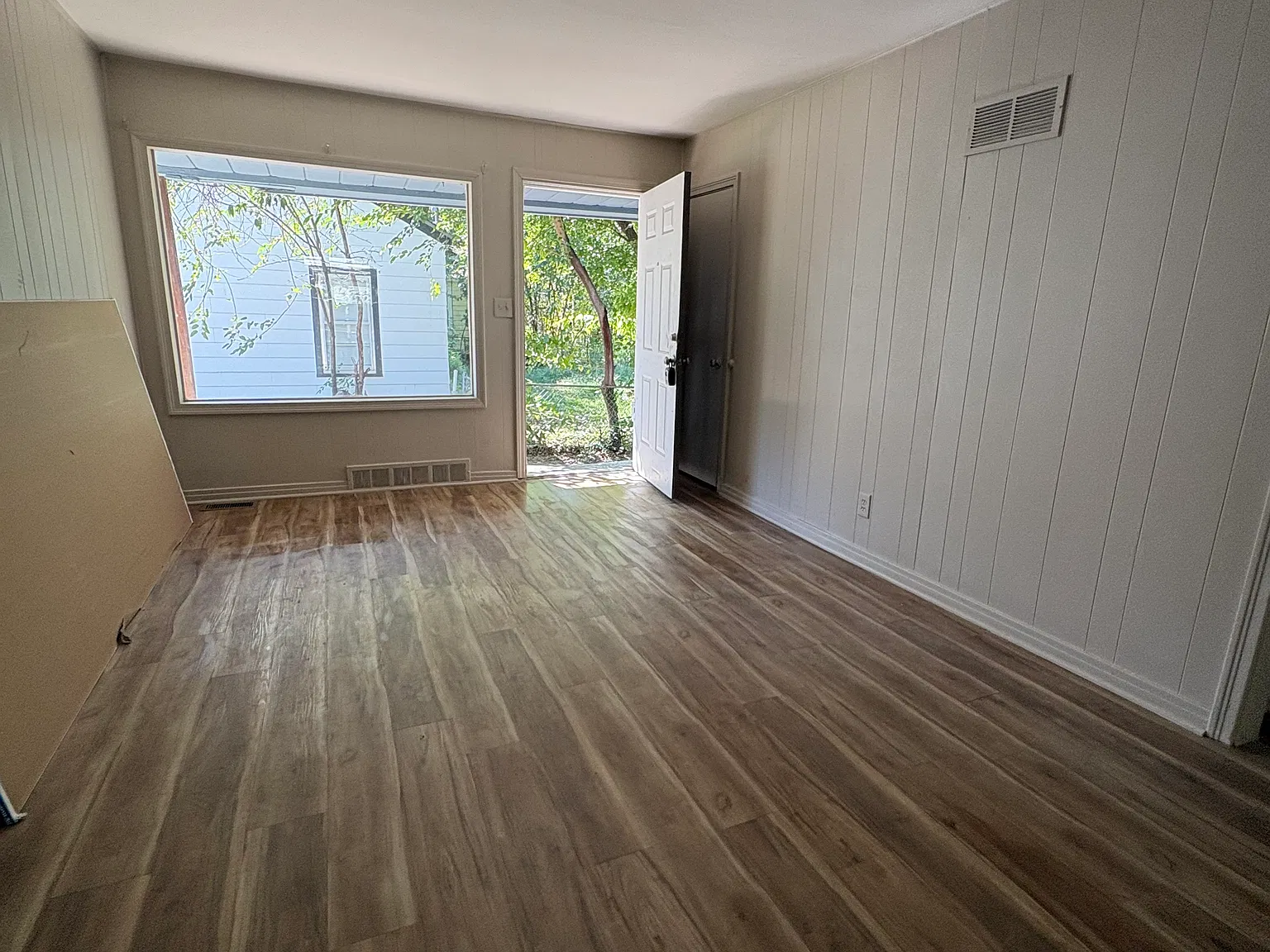 2 bed, 950 sqft, $995 — Photo 3