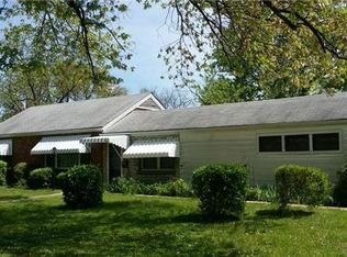 9840 Scottdale Dr, Saint Louis, MO 63136