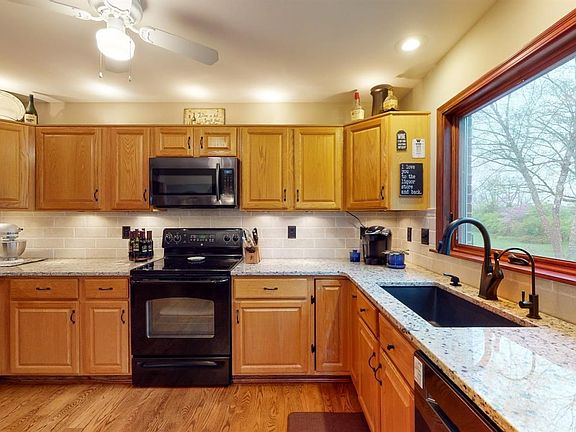 2nd image of 5376 Crestwood Dr