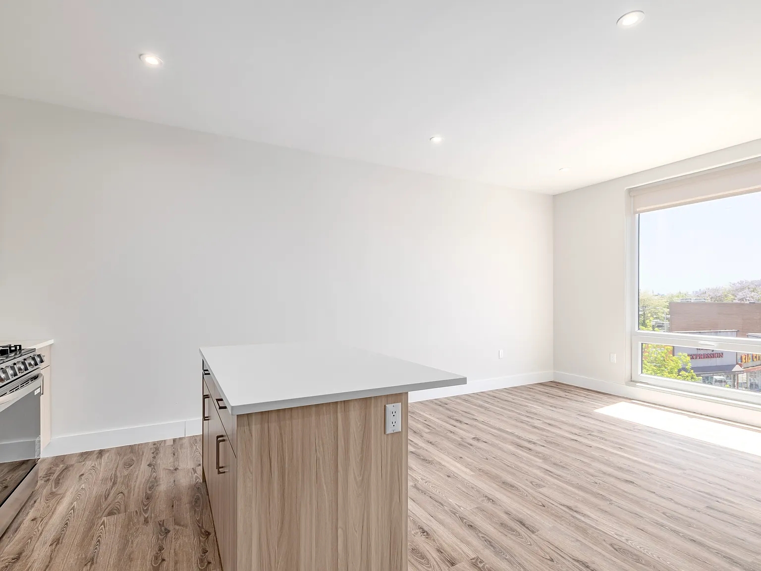 2 bed, 1100 sqft, $2,995 — Photo 3