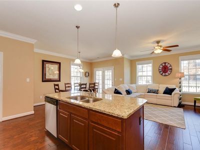 1117 Chatham Ln, Chesapeake, VA, 23320