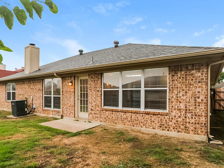 7501 Fossil Garden Dr — Photo 16