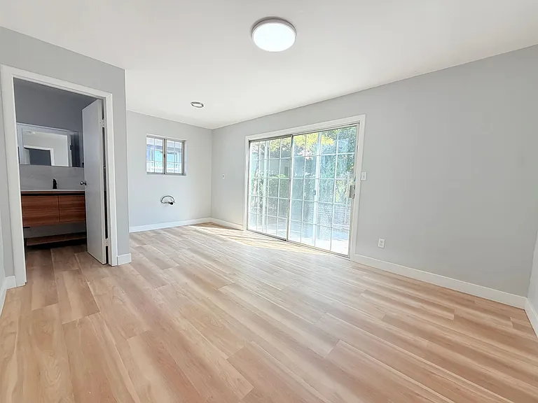 1080 Orange Ave — Photo 15
