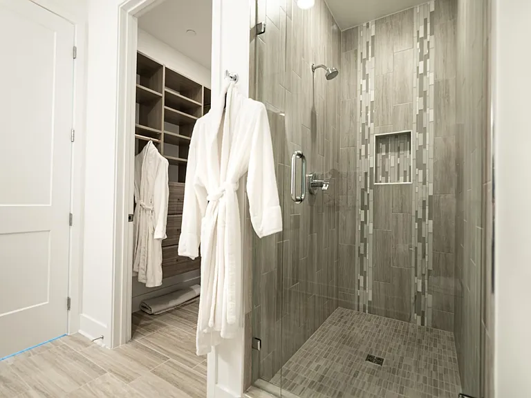 guest room bathroom and walk in closet