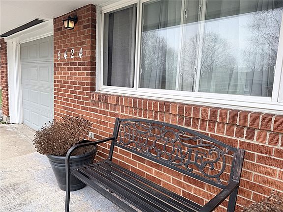 3rd image of 5424 Barnard Dr
