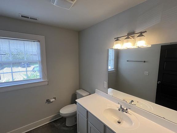 4th image of 102 W 2nd Ave Unit 103