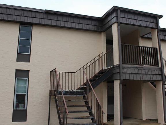 2nd image of 407 Marshall Ct NW Unit 07