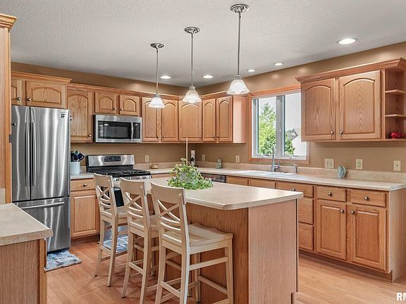 5th image of 2730 E 58th St