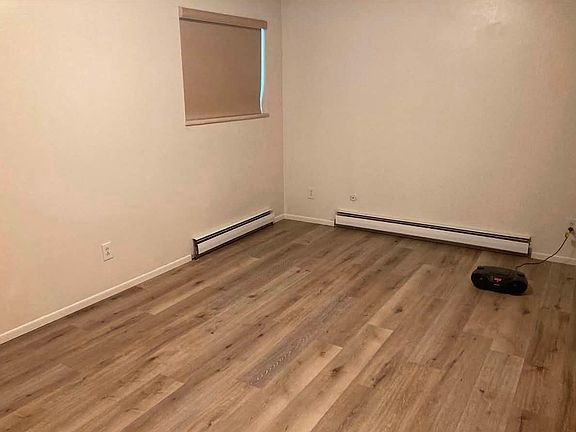 4th image of 604 Belford Ave