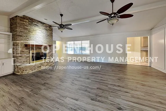 4 bed, 2.5 bath, 2696 sqft, $3,140 — Photo 3