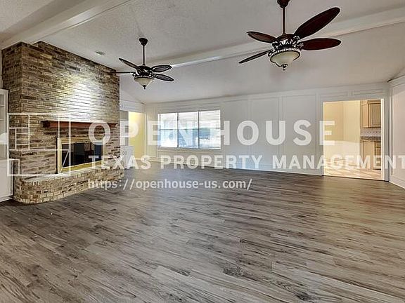 3rd image of 8 Lake Forest Dr
